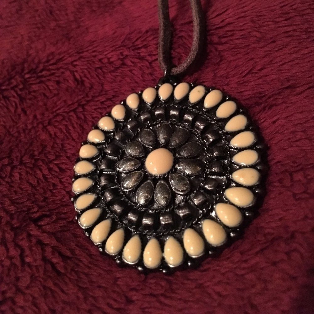 ๐ Necklace - Picture 3 of 4